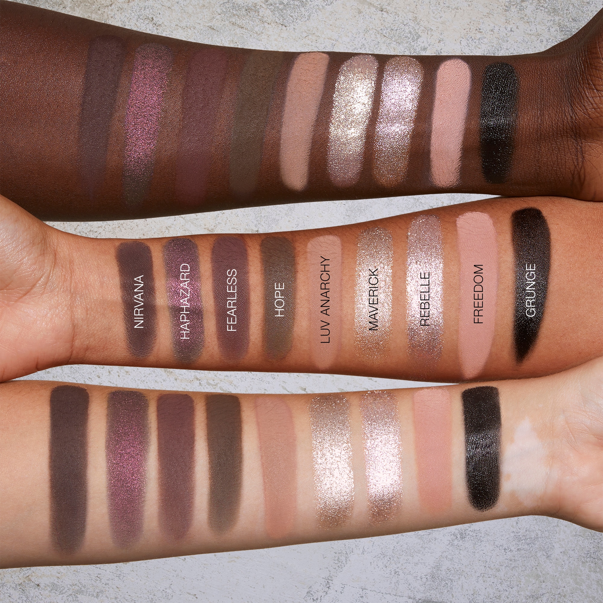 GRUNGE EYESHADOW PALETTE (PALETA DE SOMBRAS)